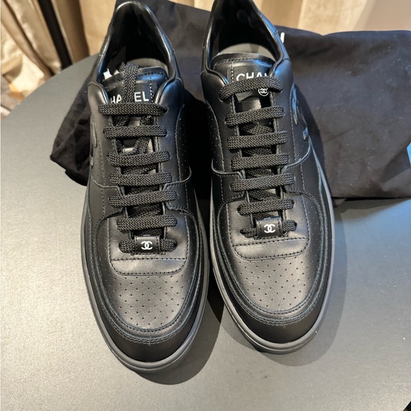 NEW Chanel Sneakers size 42! - Picture 2 of 5